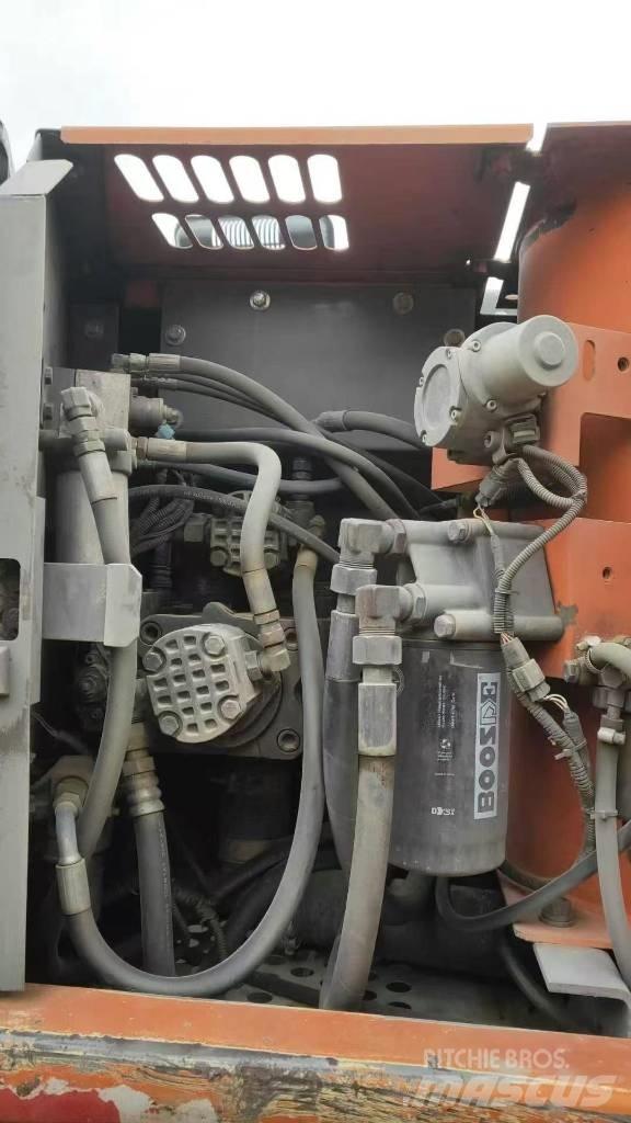 Hitachi ZX130W Gravemaskiner på hjul