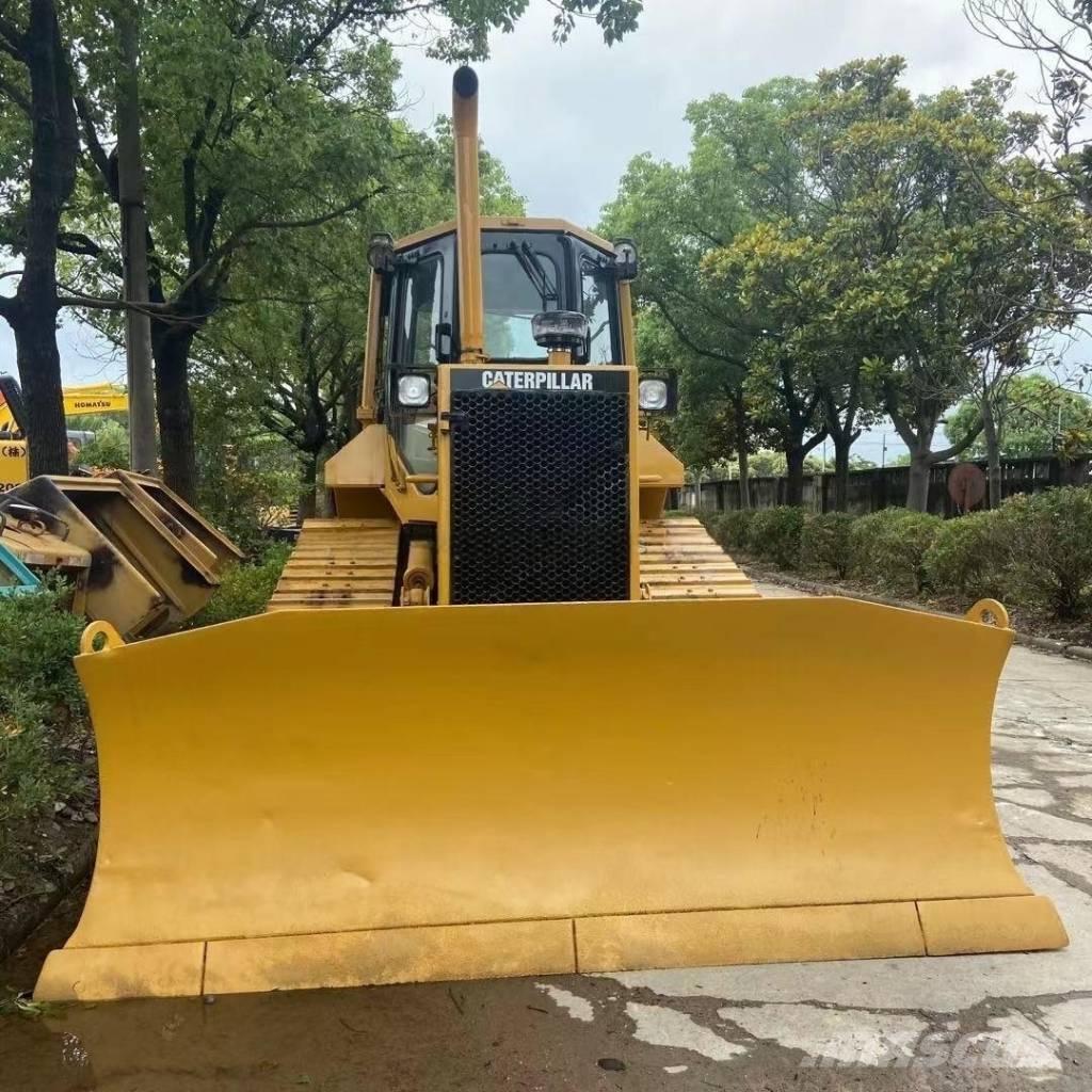 CAT D5M Bulldozer på larvebånd