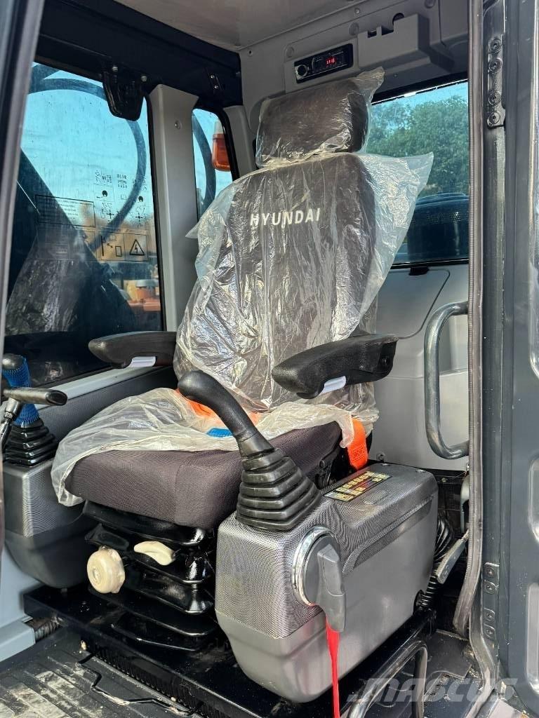 Hyundai 220HX Gravemaskiner på larvebånd