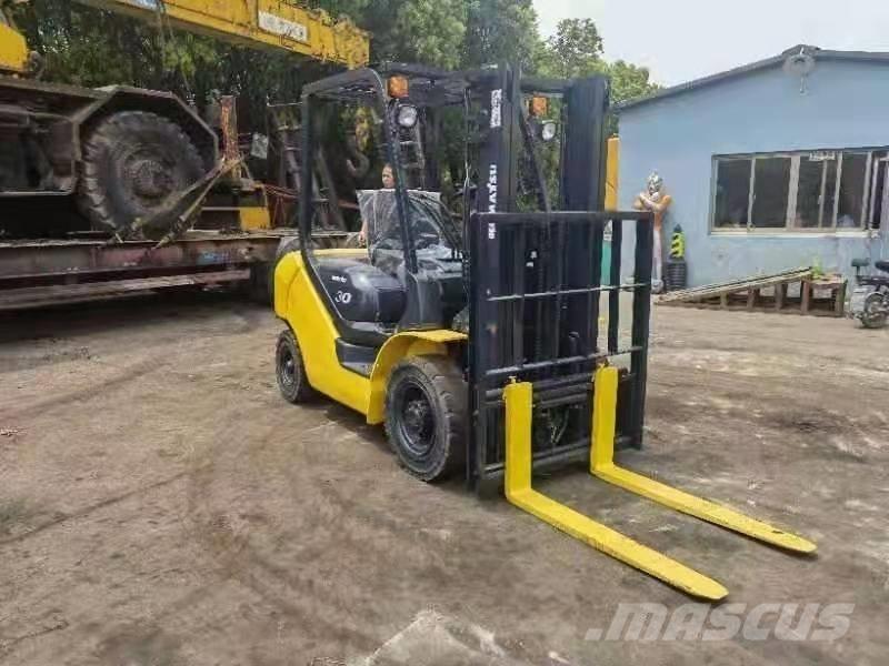 Komatsu 3 Ton Diesel gaffeltrucks