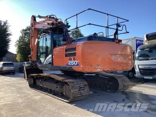 Hitachi ZX 210 LC-6 Gravemaskiner på larvebånd