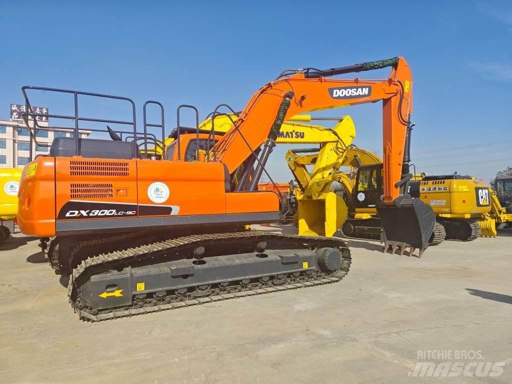 Doosan DX 300 Gravemaskiner på larvebånd