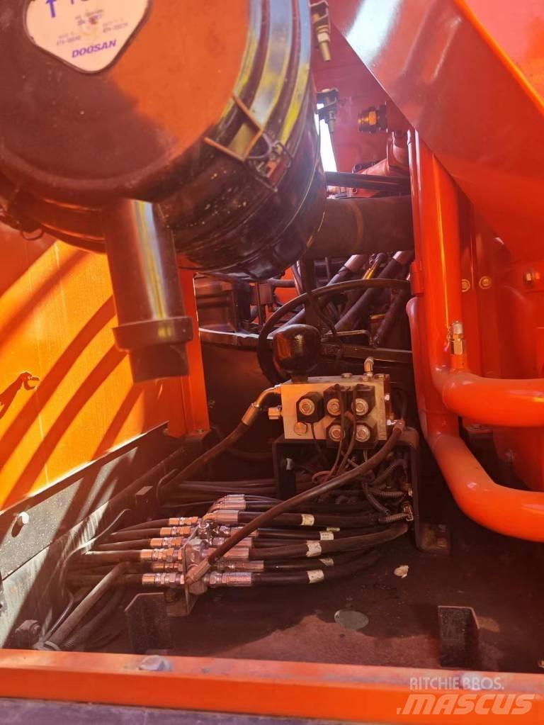 Doosan DX 300 Gravemaskiner på larvebånd