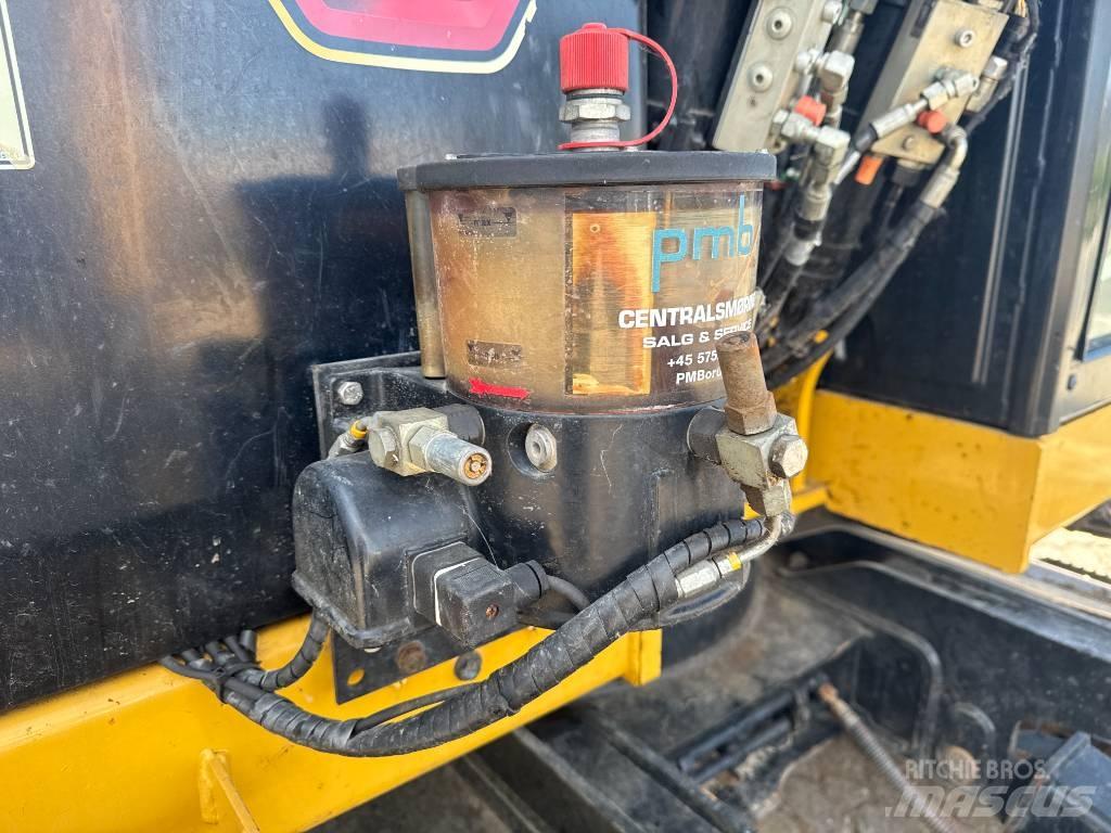 CAT 310 Gravemaskiner på larvebånd