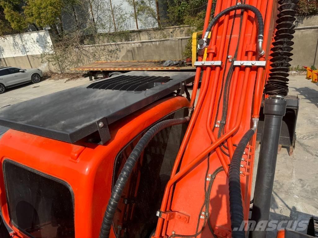 Doosan DX 225 LC Gravemaskiner på larvebånd