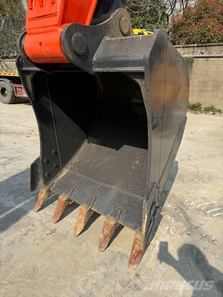 Doosan DX 225 LC Gravemaskiner på larvebånd