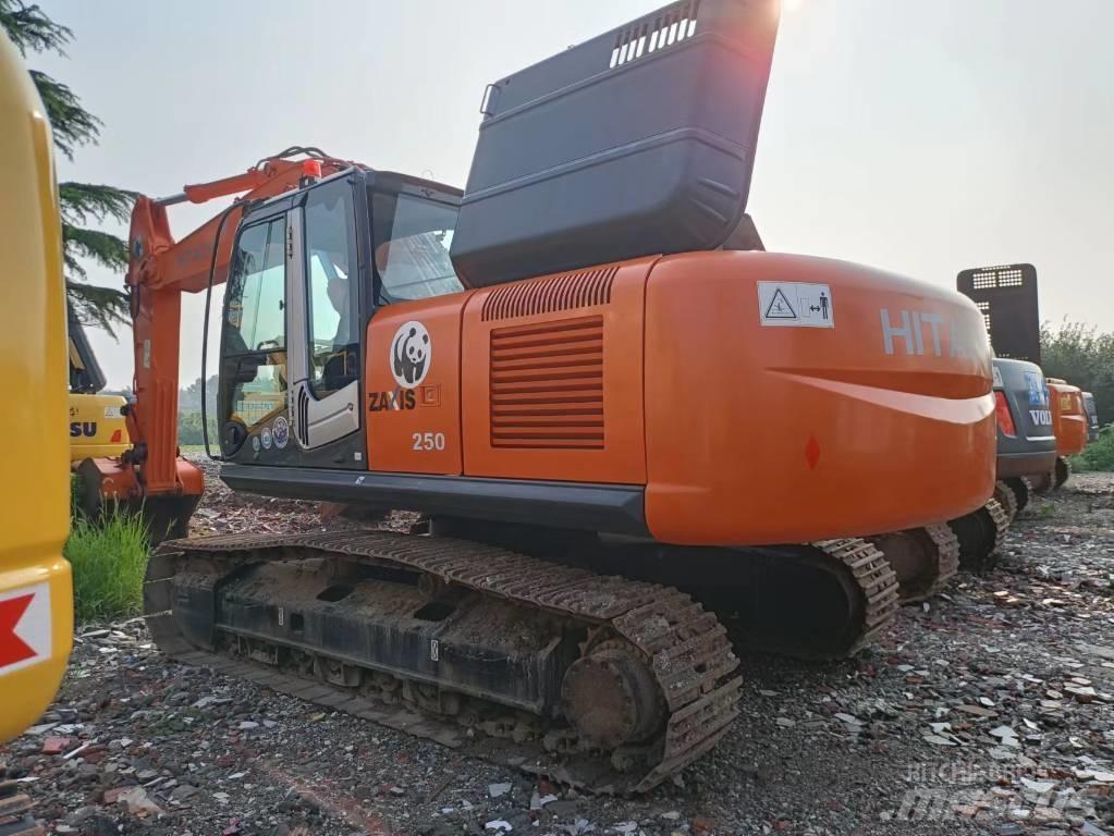 Hitachi ZX 250 LC Gravemaskiner på larvebånd