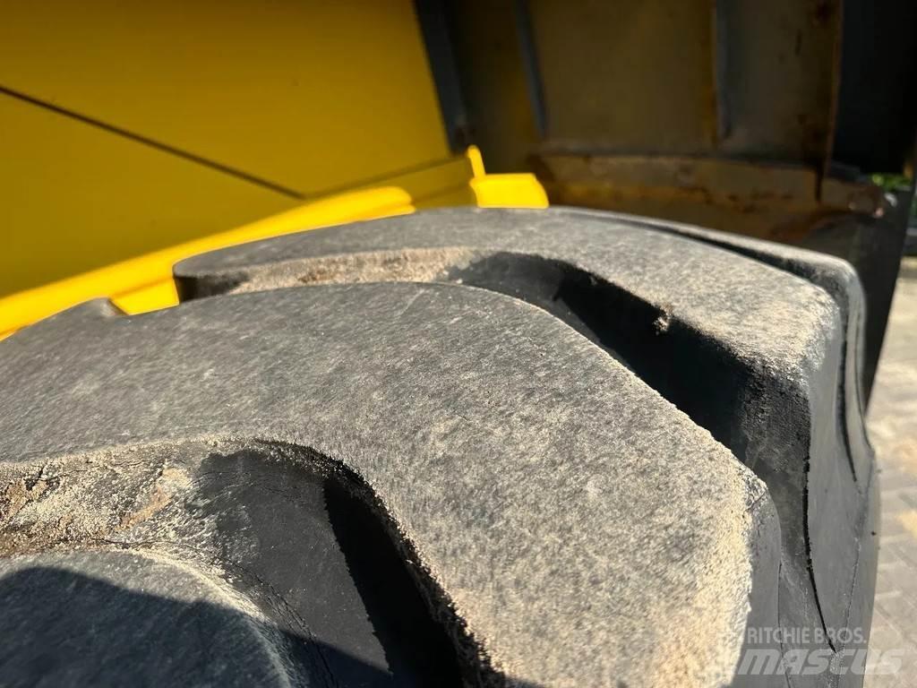 Komatsu WA270-3 Læssemaskiner på hjul