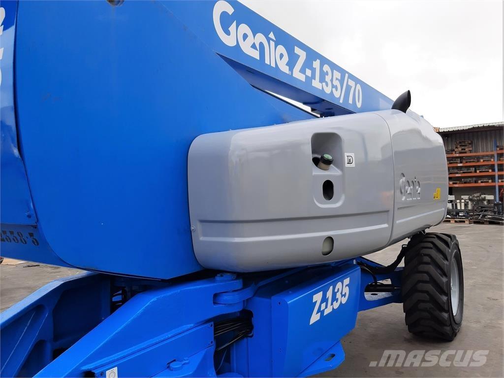 Genie Z135 70 Bomlifte med knækarm
