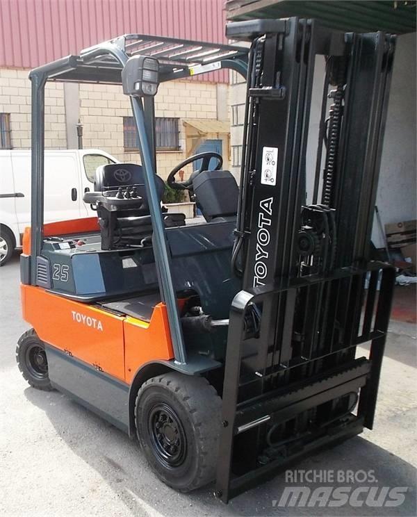 Toyota 7 FBMF 25 El gaffeltrucks