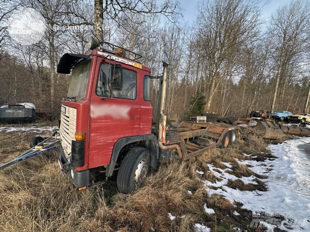 Scania T 141 Skovmaskintransportlastbiler