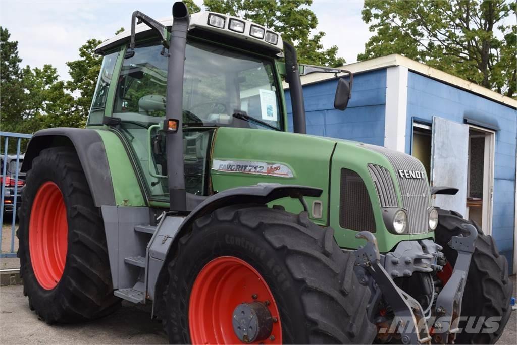Fendt 712 Vario Traktorer