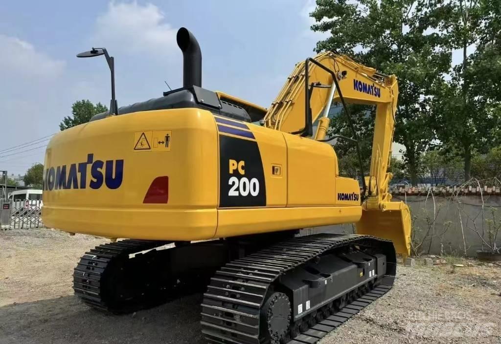Komatsu PC 200-8 Gravemaskiner på larvebånd