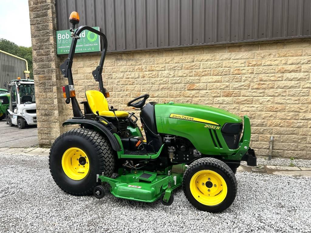 John Deere 2032R Kompakte traktorer