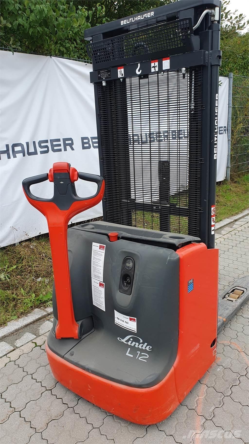 Linde L12i Gaffelstabler med gående fører