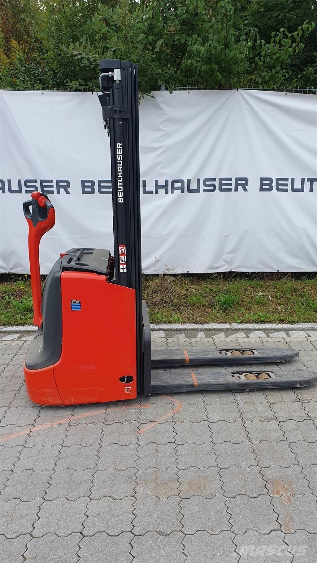Linde L12i Gaffelstabler med gående fører