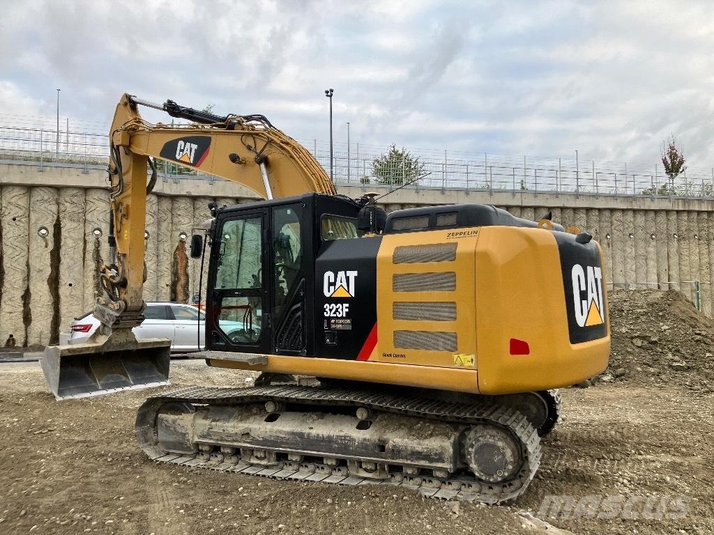 CAT 323 F L Gravemaskiner på larvebånd