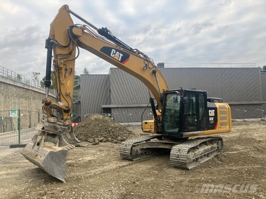 CAT 323 F L Gravemaskiner på larvebånd