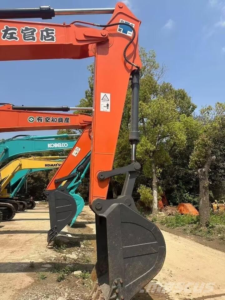 Hitachi EX 200-1 Gravemaskiner på larvebånd