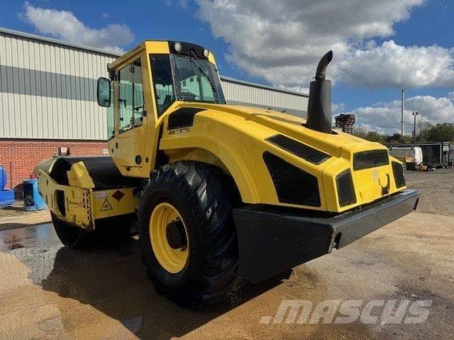 Bomag BW 213 D H-4 Enkelt tromle