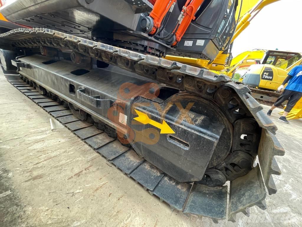 Hitachi ZX 240 Gravemaskiner på larvebånd