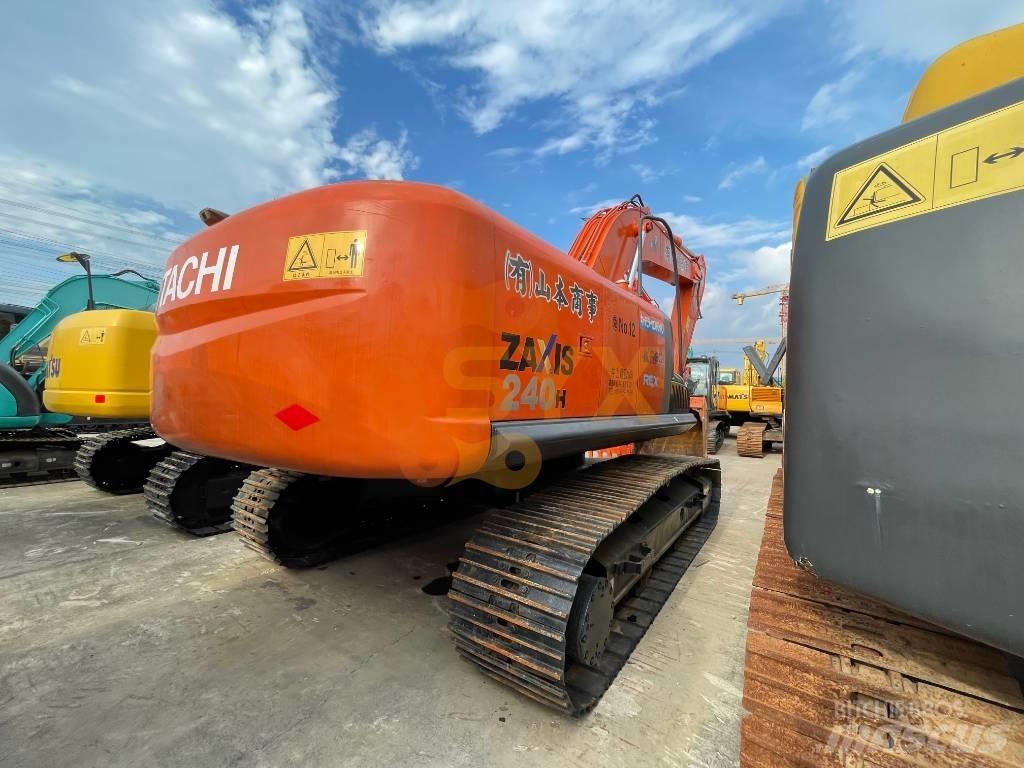 Hitachi ZX 240 Gravemaskiner på larvebånd
