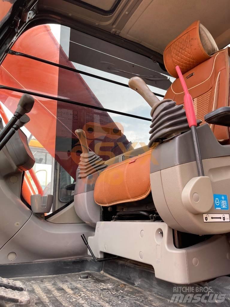 Hitachi ZX 240 Gravemaskiner på larvebånd