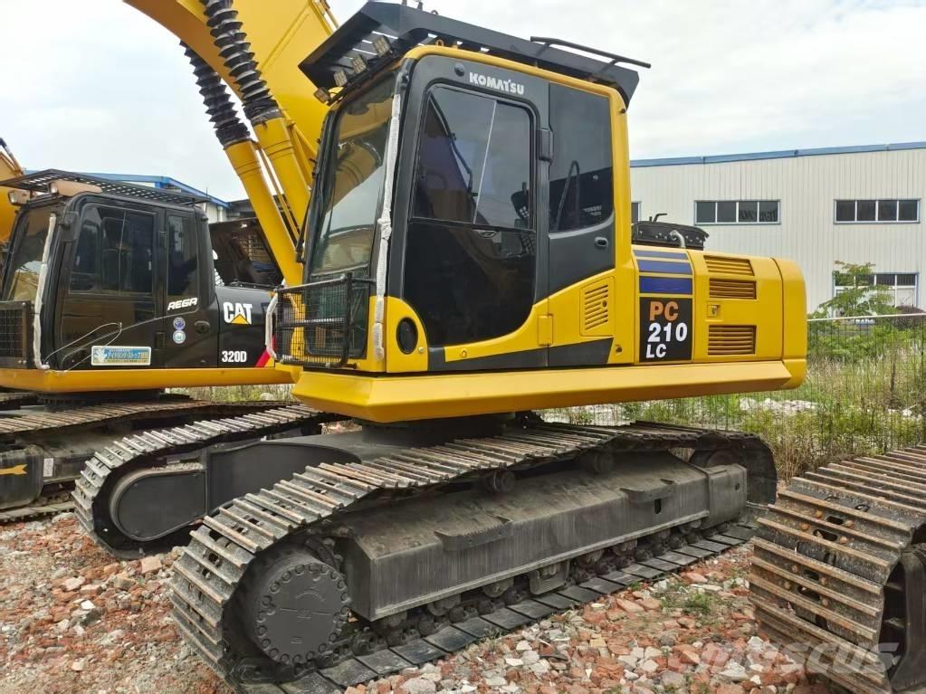 Komatsu PC 210 Gravemaskiner på larvebånd