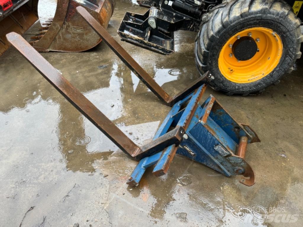 Yanmar B95W (40496) Gravemaskiner på hjul