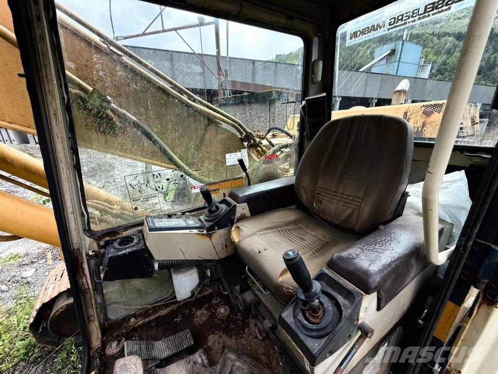 Komatsu PC 200-3 Gravemaskiner på larvebånd