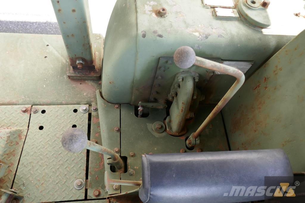 CAT D7F Ex-army Bulldozer på larvebånd