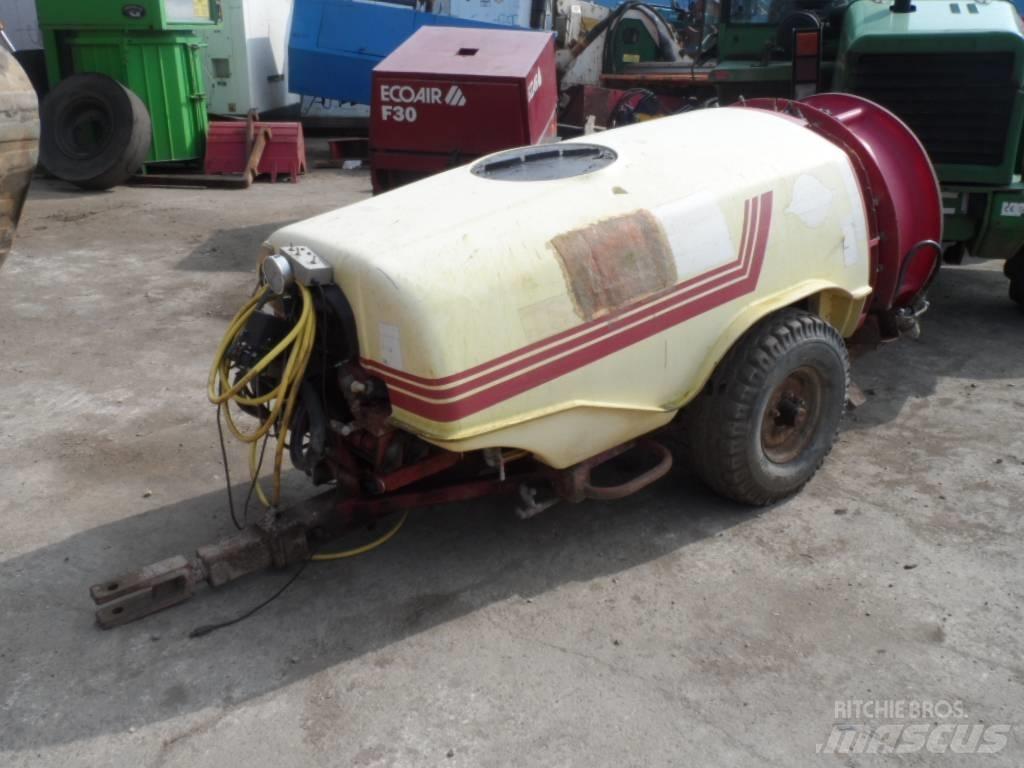 Hardi 1000 Trailersprøjter