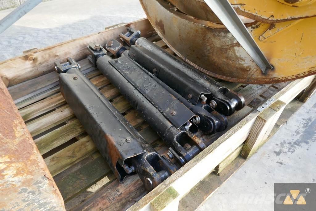 CAT 525D Grapple Transport – Andet