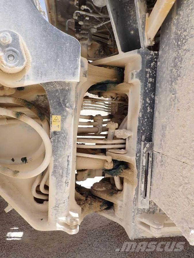 Komatsu WA600-8EO Læssemaskiner på hjul