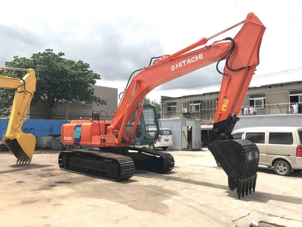 Hitachi EX200 Gravemaskiner på larvebånd