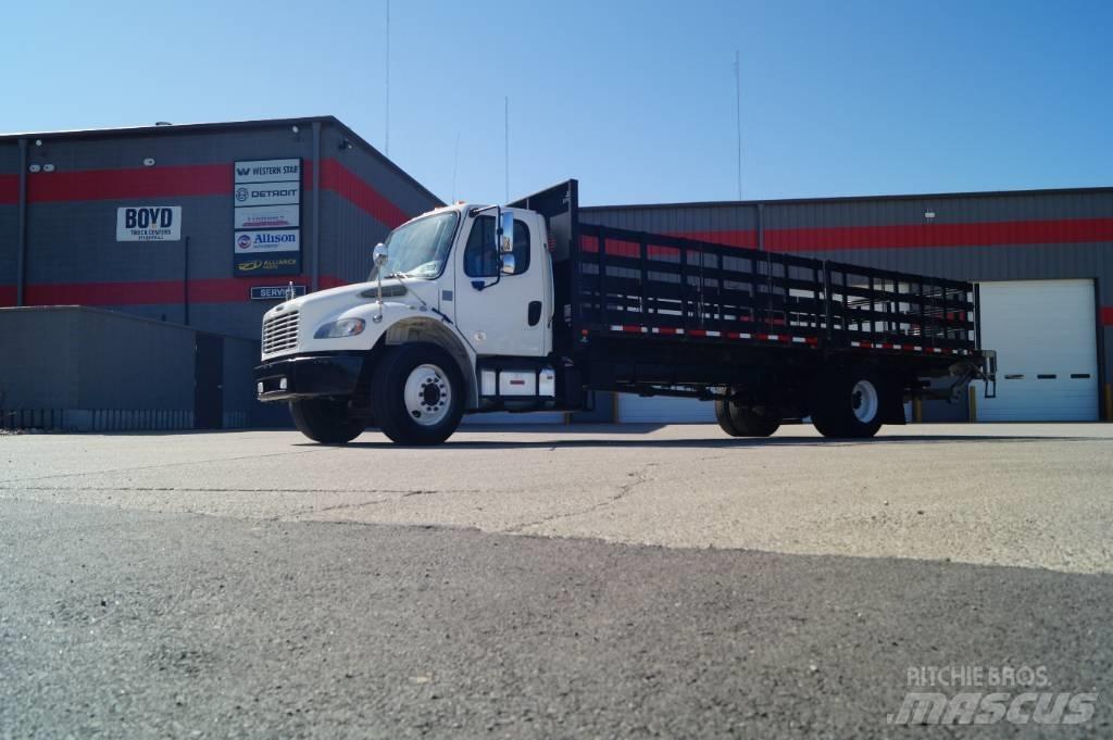 Freightliner M2-106 Lastbil med lad/Flatbed