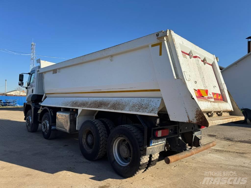 Ford Cargo Lastbiler med tip