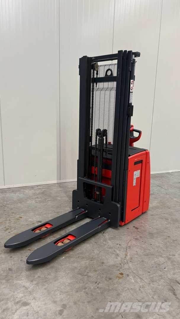 Linde L14 Selvkørende stablere