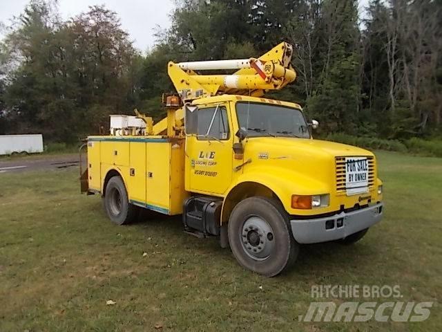 International 4900 Lastbil med kran