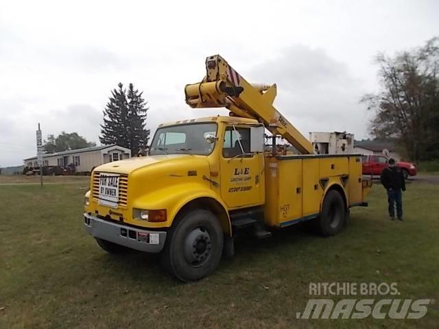 International 4900 Lastbil med kran