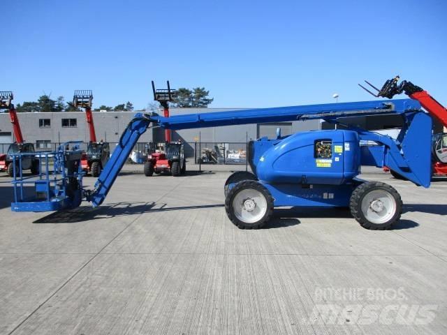 JLG 600 AJ (253) Kompakte selvkørende bomlifte