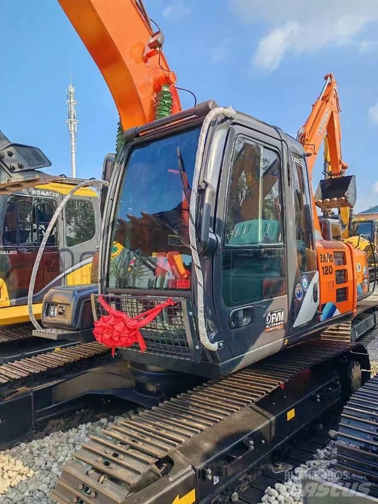 Hitachi ZX 120 Gravemaskiner på larvebånd