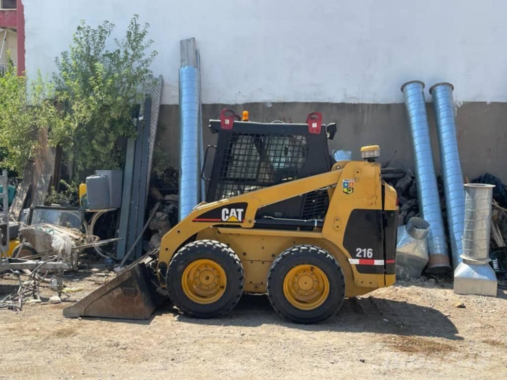 CAT 216 Minilæsser - skridstyret