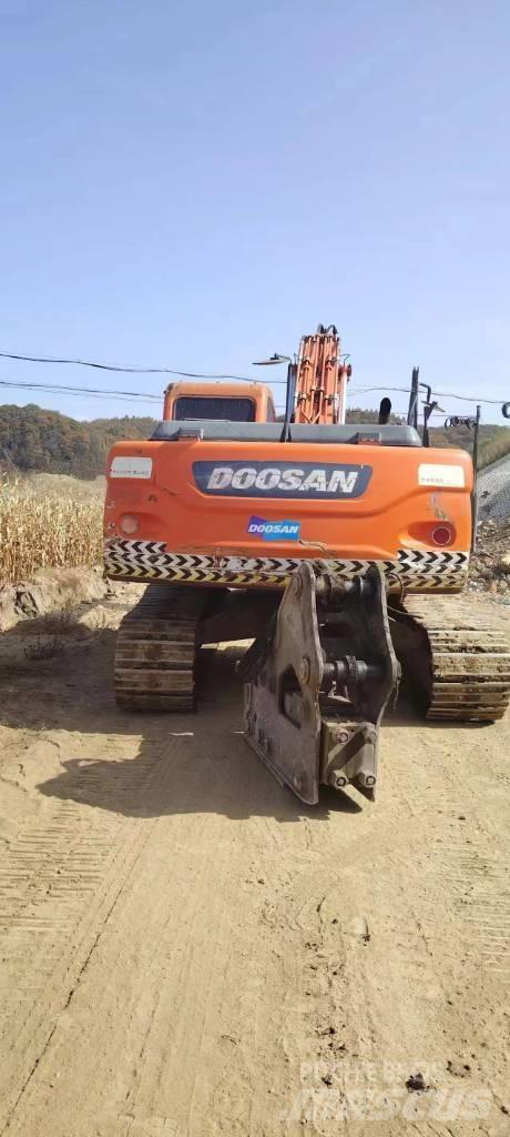 Doosan DX 225LC Gravemaskiner på larvebånd