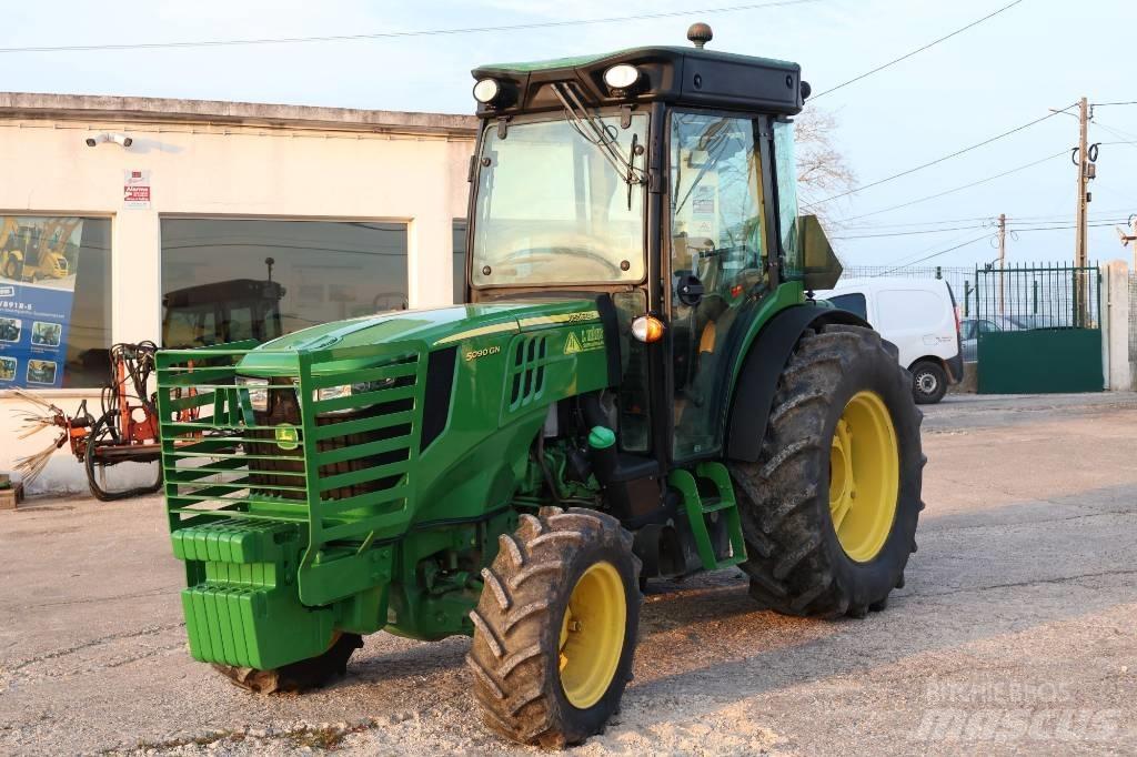 John Deere 5090 GN Traktorer