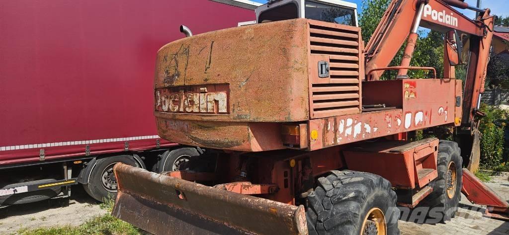 Poclain 82 Gravemaskiner på hjul