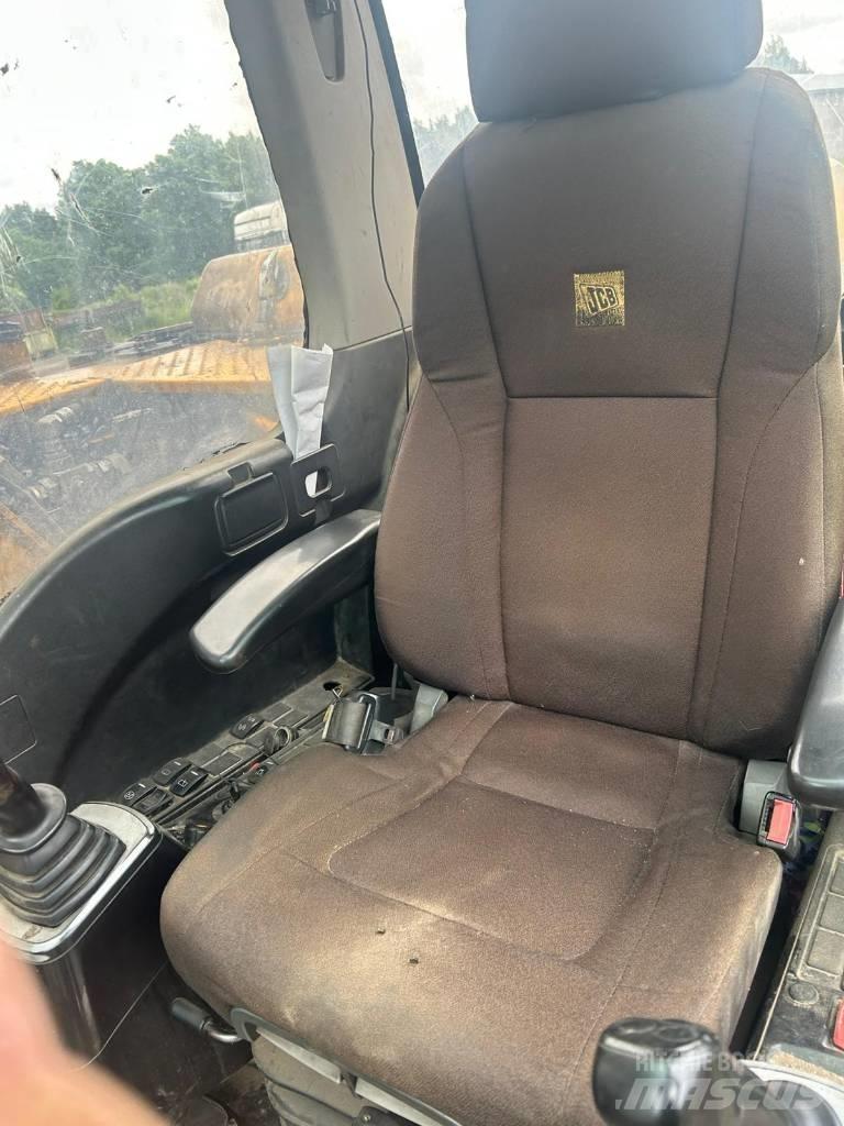 JCB JS 130 LC Gravemaskiner på larvebånd