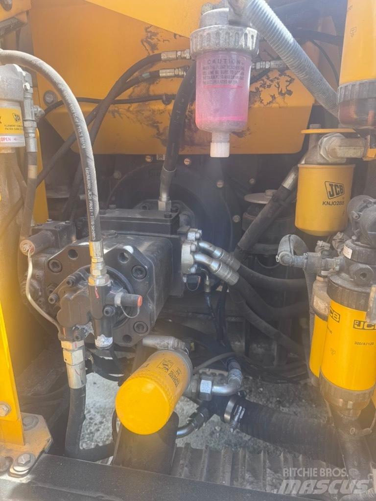 JCB JS 131 LC Gravemaskiner på larvebånd