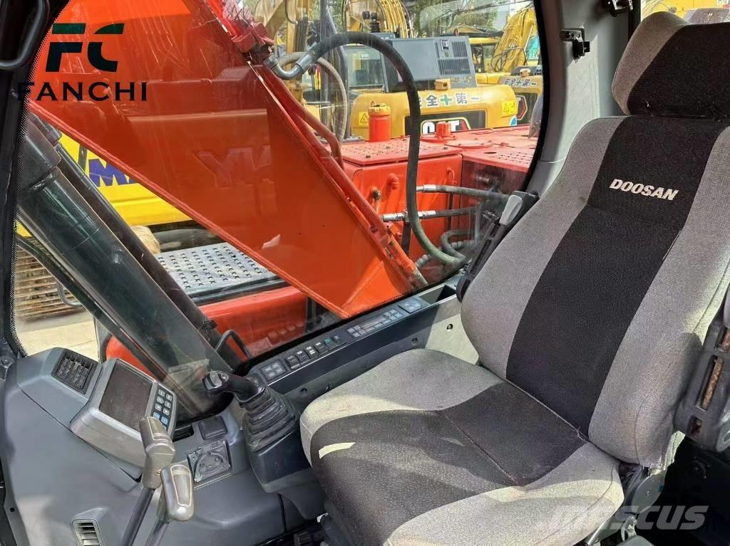 Doosan DX 140 LC Gravemaskiner på larvebånd