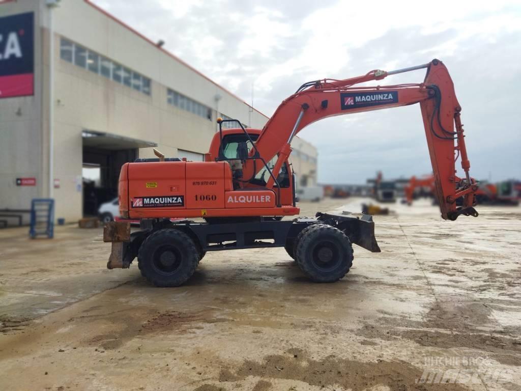 Doosan DX 140 W Gravemaskiner på hjul